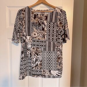 Chico’s T-Shirt Blouse Size 1 (Medium) Geometric Floral Stretchy M2